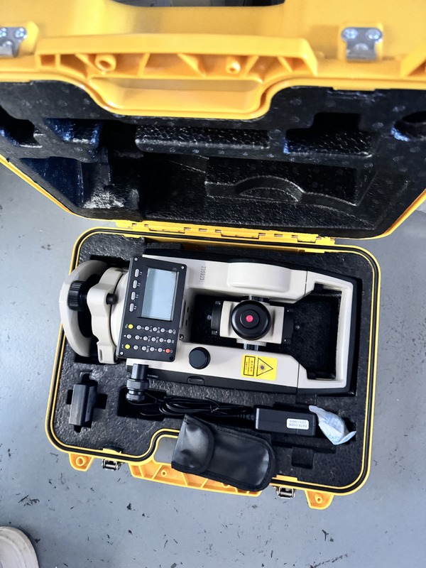 South brand Electronic Digital Theodolite NT-023 Upgrade Your Leveling Game with South Magnetically Dampened Compensator and LCD Display