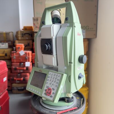 過酷な屋外測量用の1GBメモリ付き、IP66規格のレベリングなし測定が可能なライカトータルステーションTM50